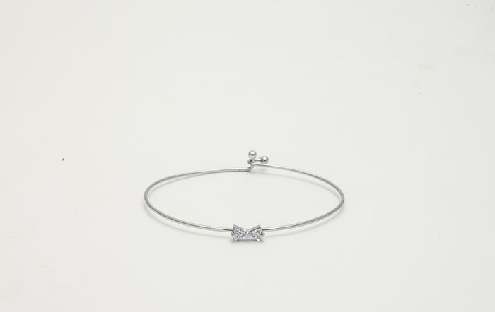 צמיד דגם פפיון משובץ 2 יהלומים משולשים